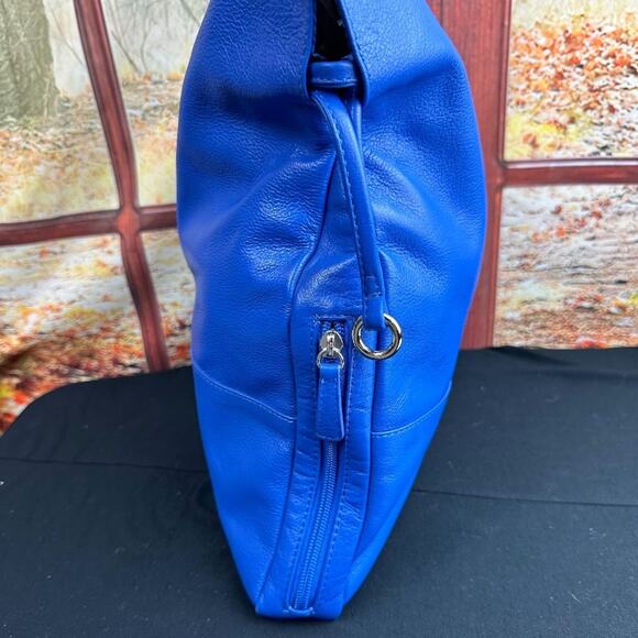New York Cobalt Blue Leather Concealed Carry Tote w/ Nylon/Leather Clutch - Picture 7 of 13